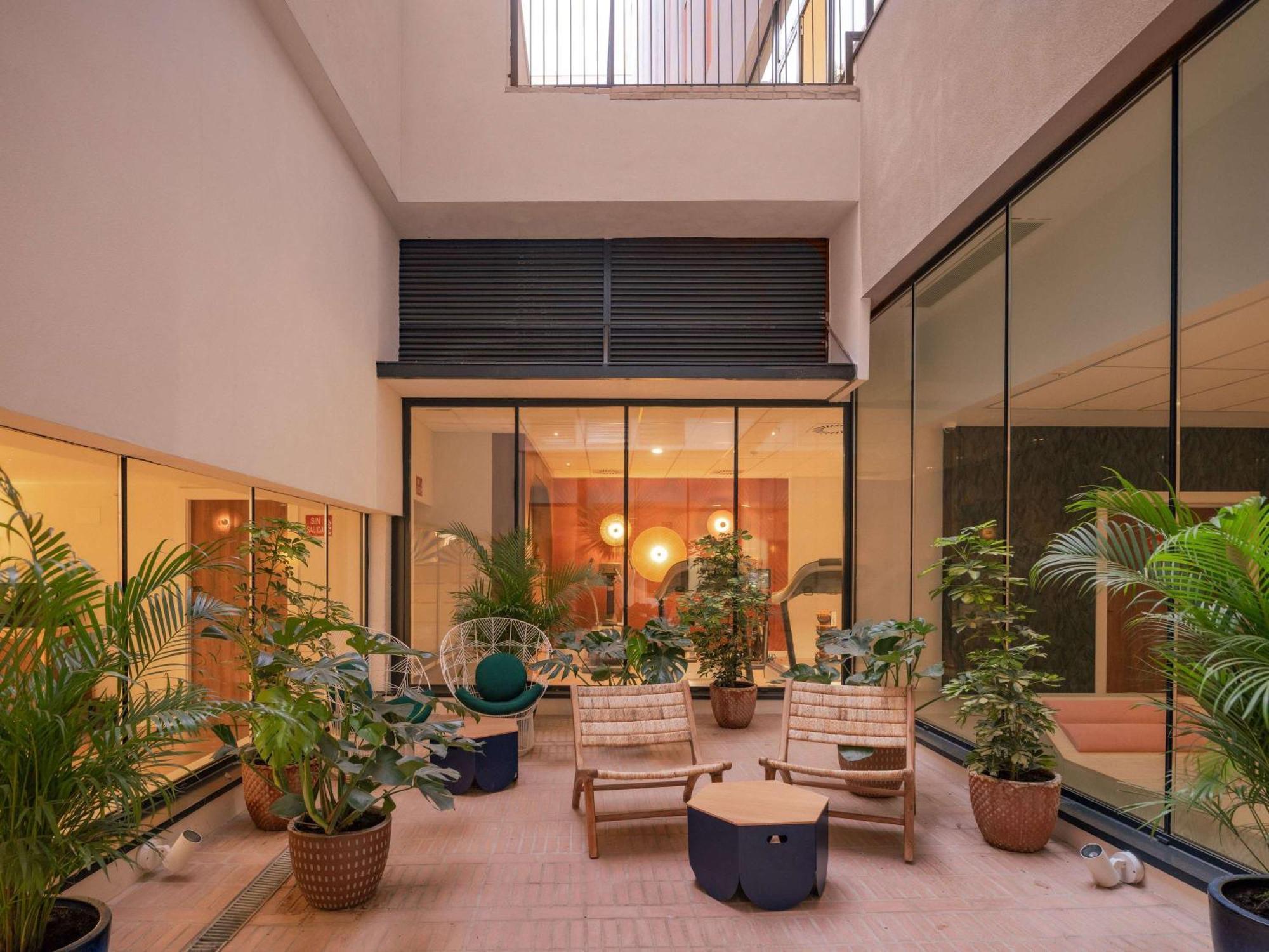 Ibis Styles Sevilla City Santa Justa Exterior photo